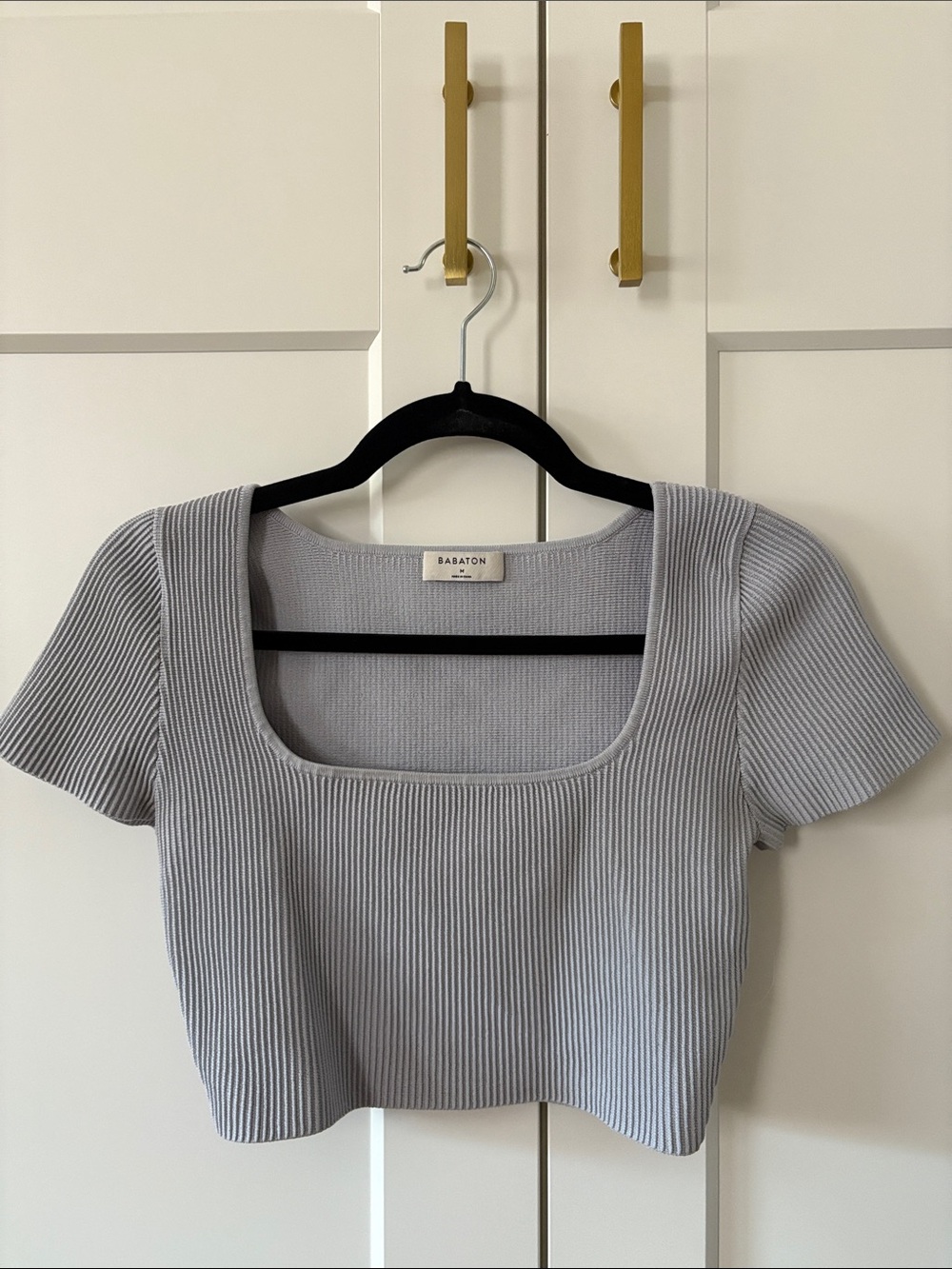 Babaton Sculpt Square-Neck Crop Top - Light Gray